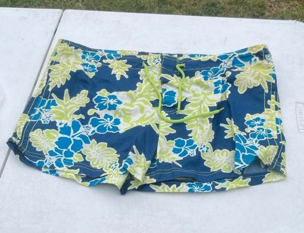 Verona Men's Tropical Hibiscus Floral Board Shorts Size L